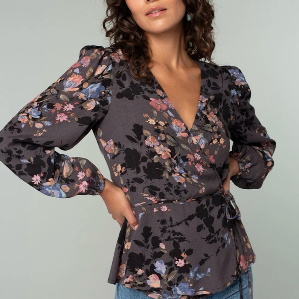 Love stitch wrap blouse